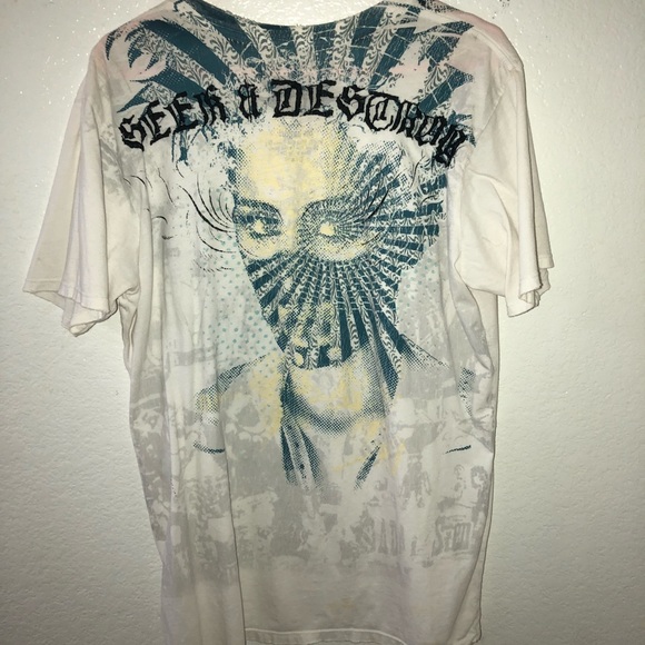 Monarchy - Picture 4 of 5